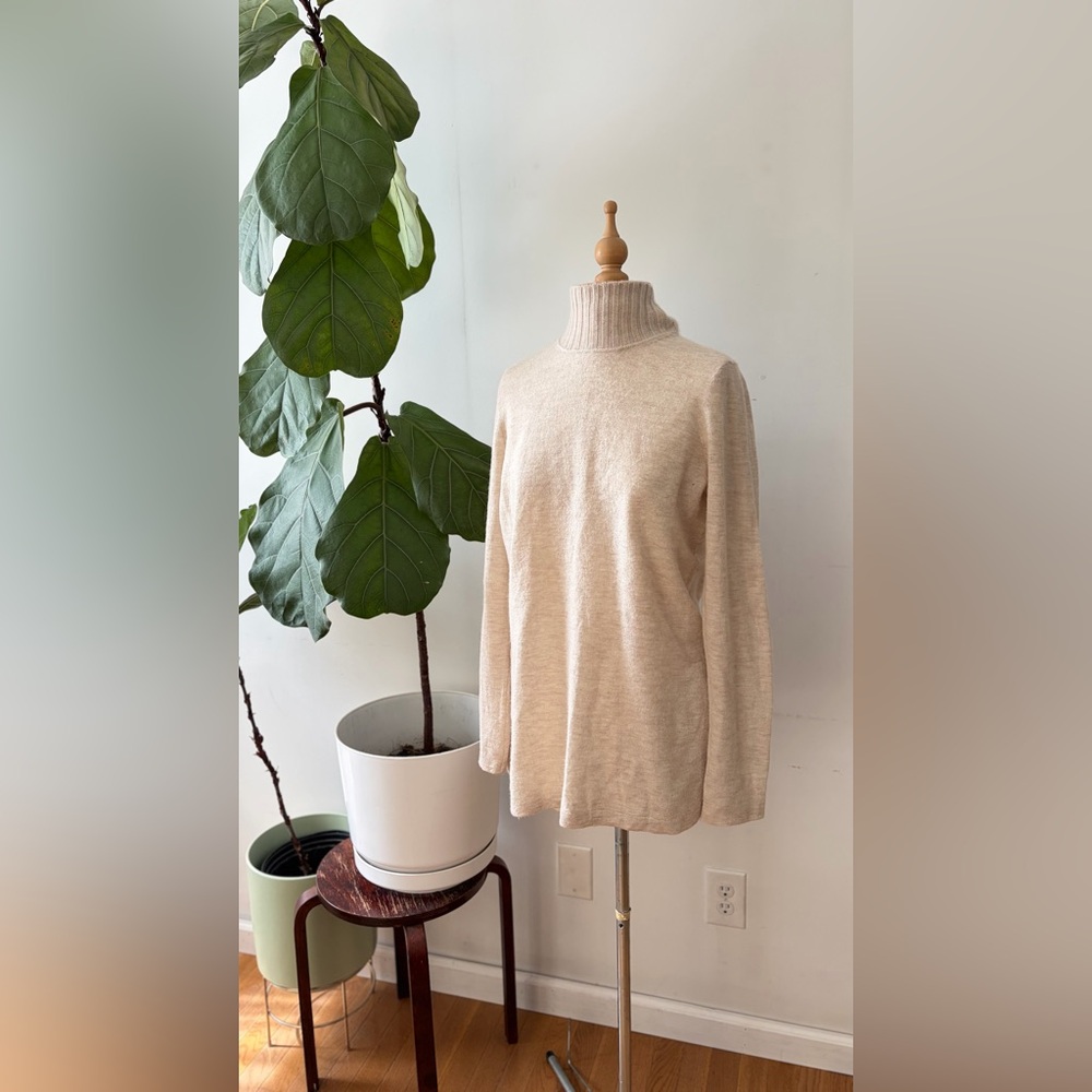 Vince Cashmere Side Slit Turtleneck Sweater Oatmeal Cream Sz Small